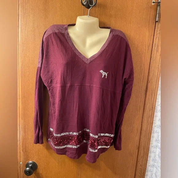 Victoria’s Secret PINK Burgundy Varsity Lounging Tee sequins M - Picture 1 of 3
